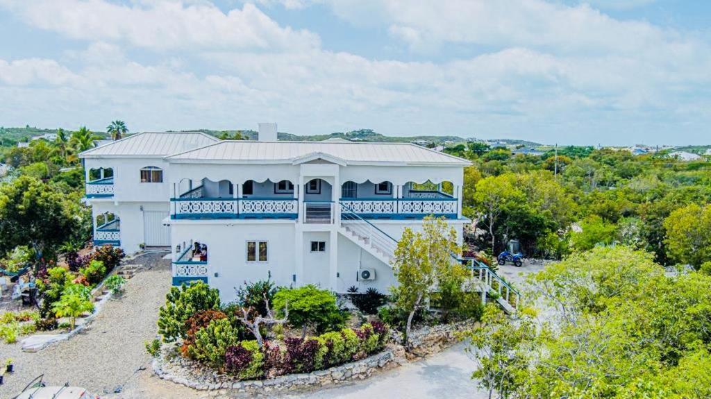 Villa Serenity By The Water Providenciales Exterior foto